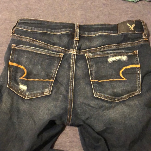 Super comfy American eagle dark washed jeans - Picture 3 of 3
